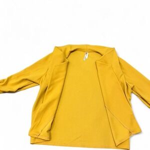 Yellow cropped light weight blazer